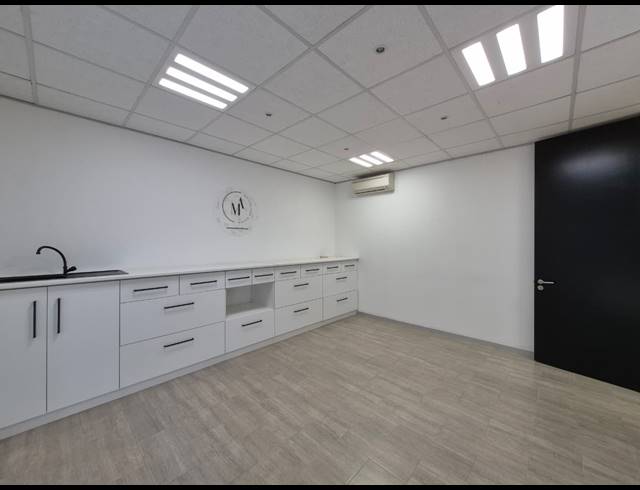 70M² OFFICE TO LET IN ROSEBANK